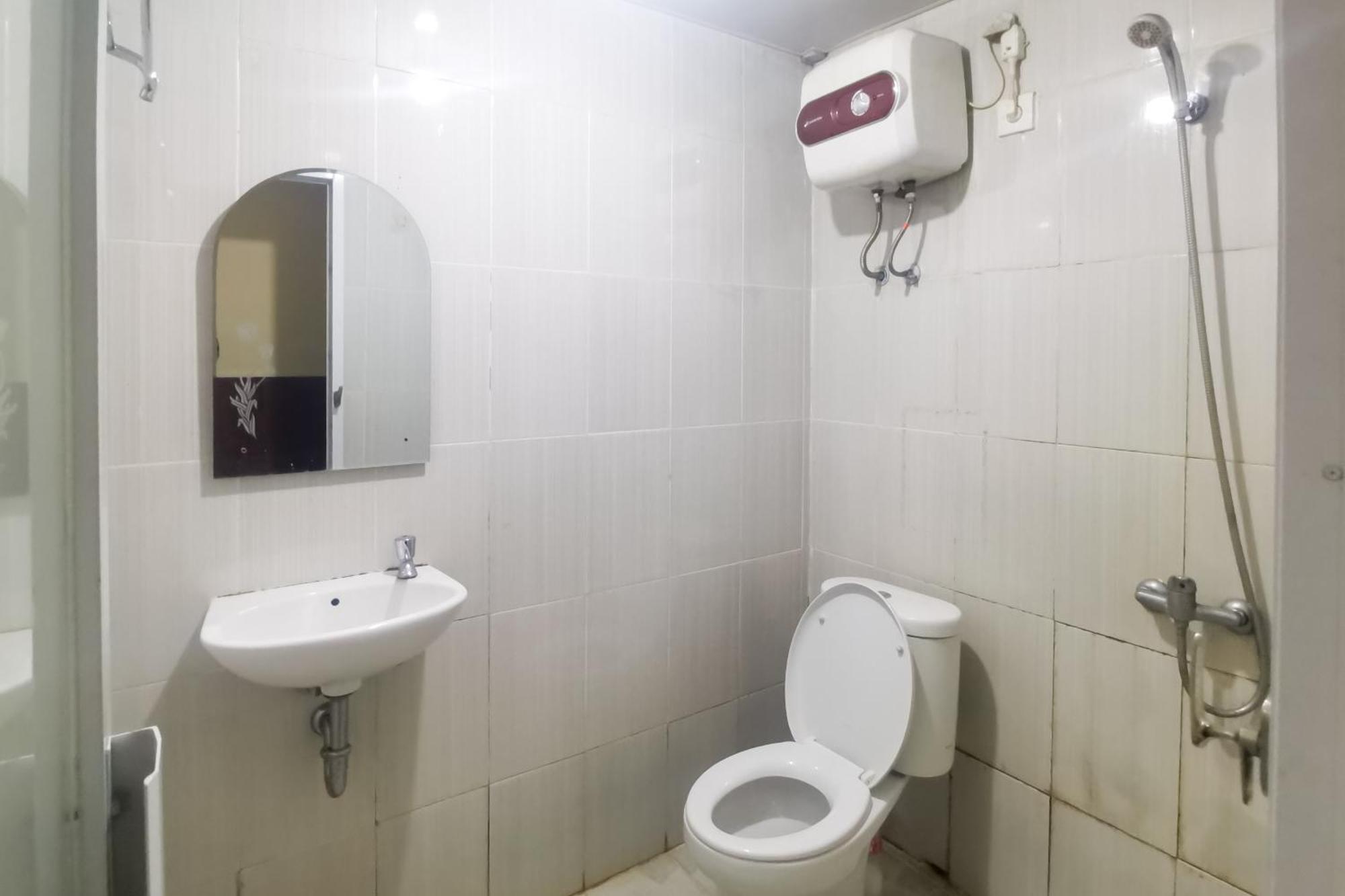 Hotel Container Inn Mitra Reddoorz Gadok Esterno foto