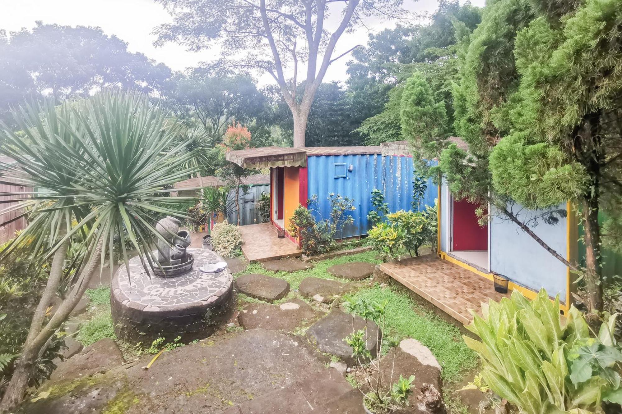 Hotel Container Inn Mitra Reddoorz Gadok Esterno foto